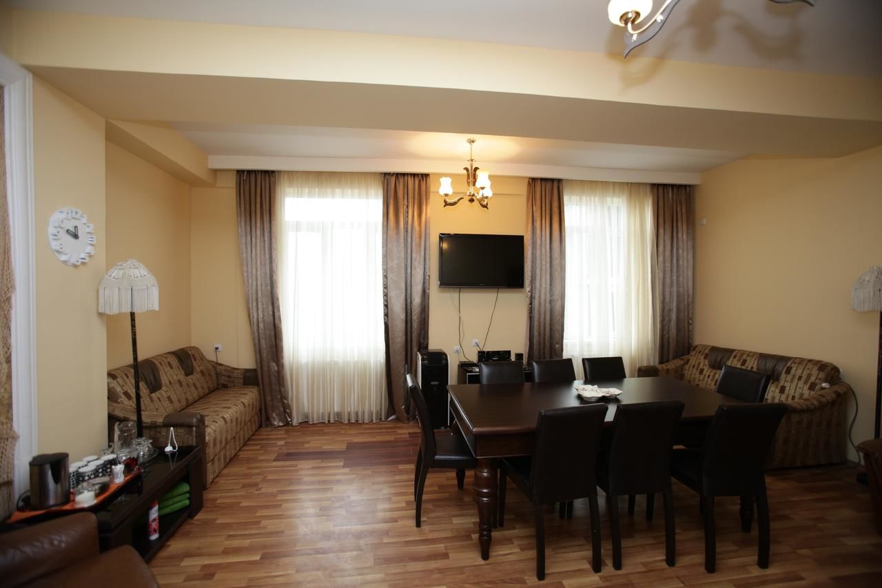 Отели типа «постель и завтрак» Mia B&B Tbilisi Тбилиси